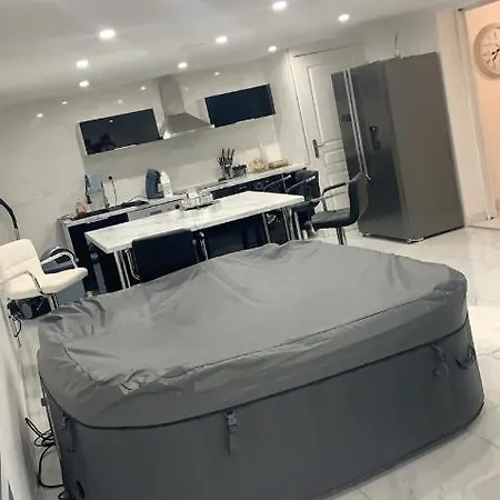 Love Room Givors Esterno foto